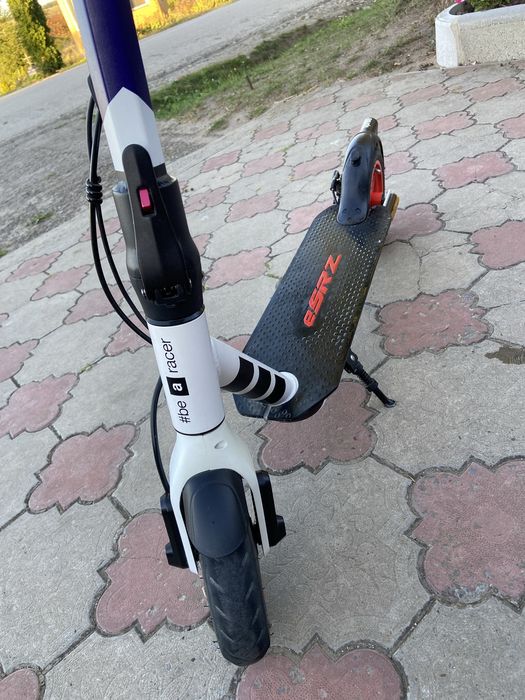 Електро самокат Aprilia eSRZ