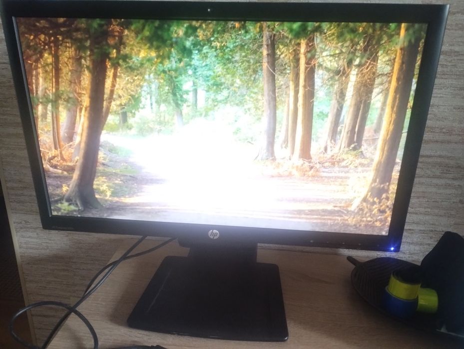 Монітор HP compaq l2311c 23 дюйма Широкоформатний поворотний