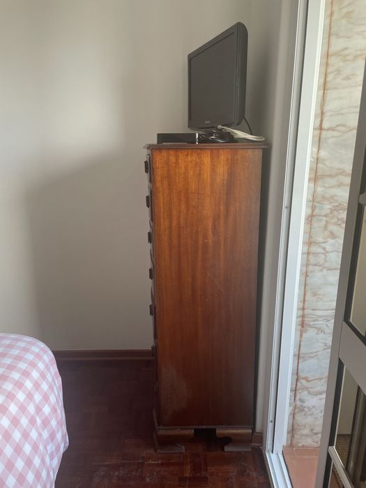 Comoda alta em madeira maciça