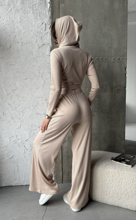 РОЗПРОДАЖ костюм жіночий, ціна 430грн