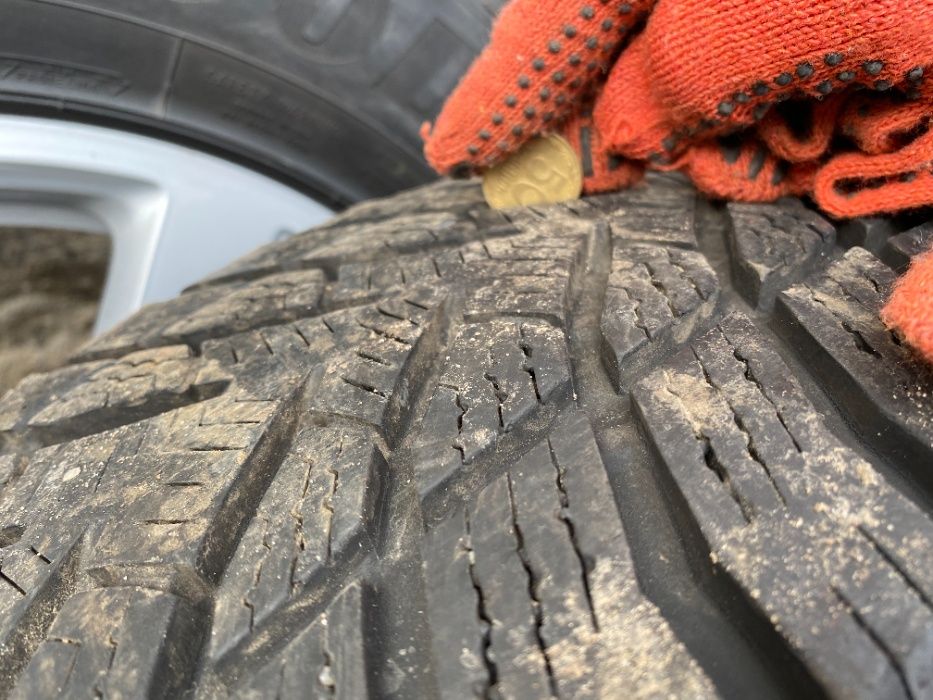 Колеса  диски Титановые гума зима R17 235/65 ET 37 Audi Q5 8R0601025E