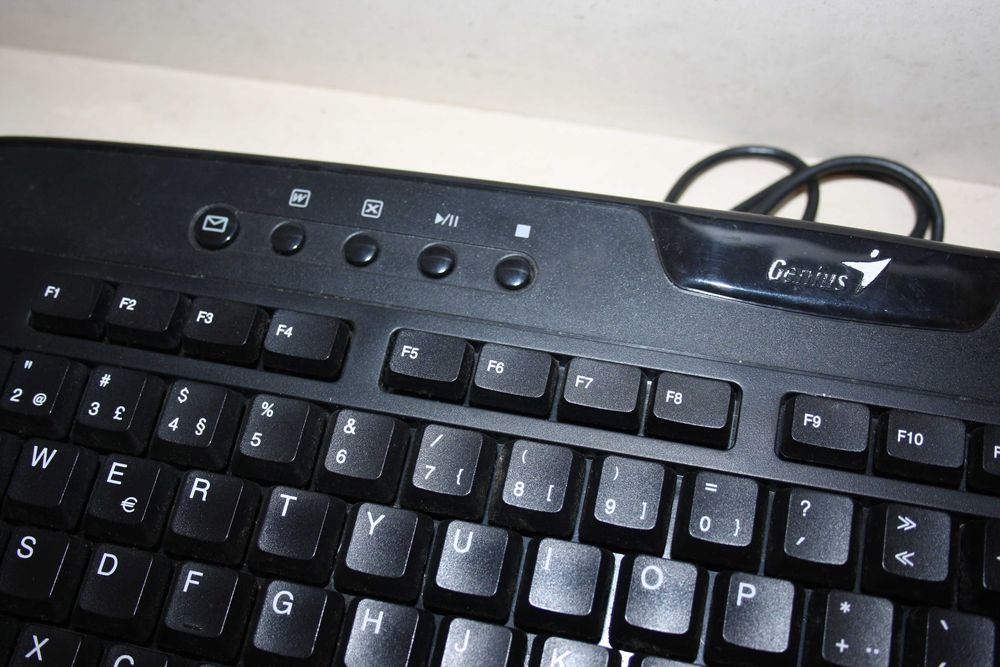 Genius Keyboard with Multimedia Keys64738044454914123