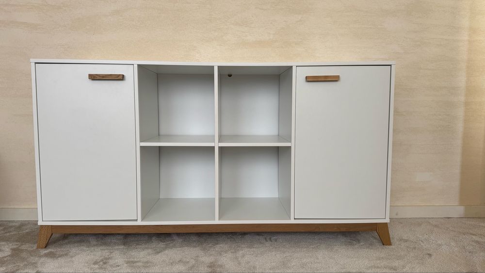 Kredens Tchibo biały