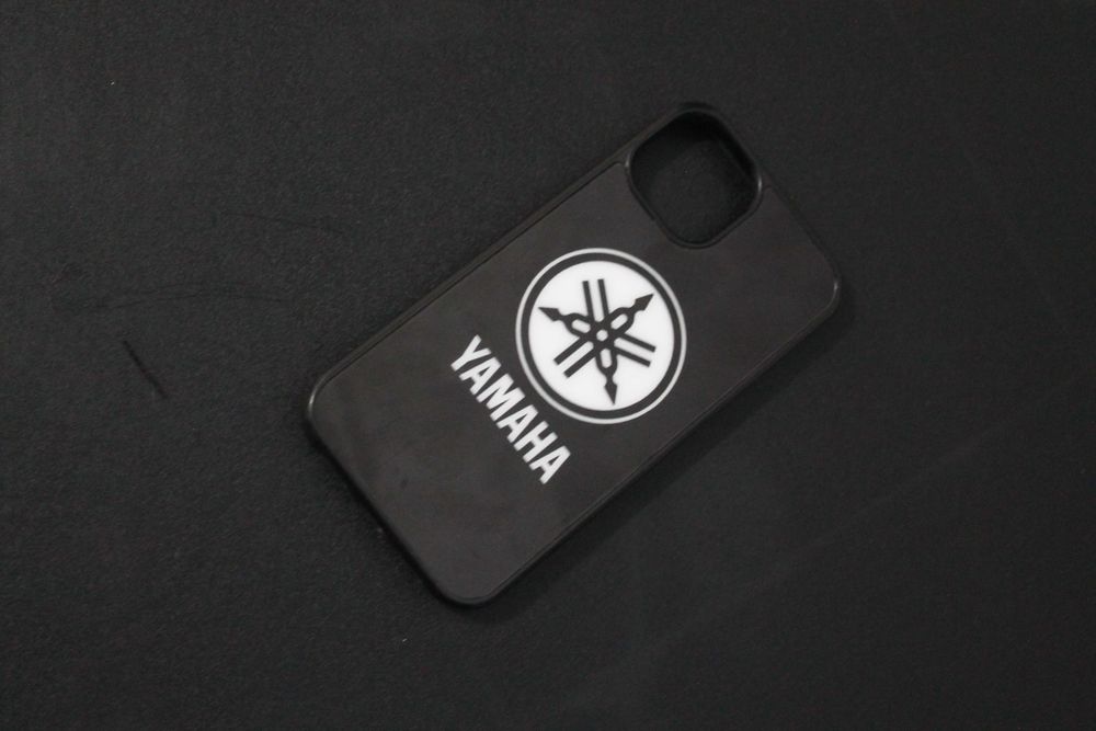 Capa iPhone 13 Yamaha – Logo
