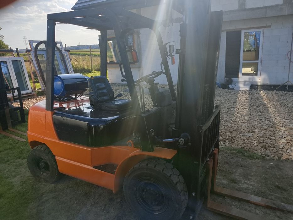 Wózek widłowy Hangcha 2,5t 2005r silnik Nissan LPG