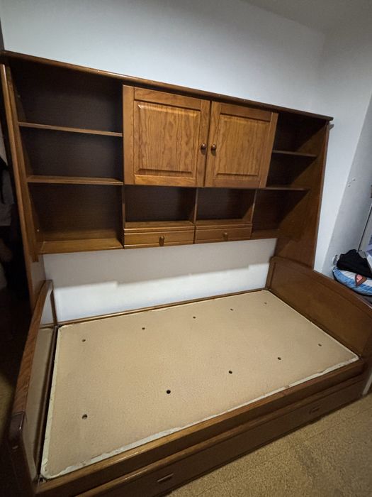 Móvel Cama  1 m “meio corpo” com gaveta para colchao de solteiro, e com armarios e prateleiras para arrumação conjugado COM OS DOIS COLCHÕES incluidos