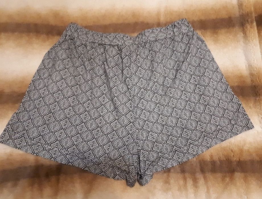 Calções fluídos com padrão - NOVOS