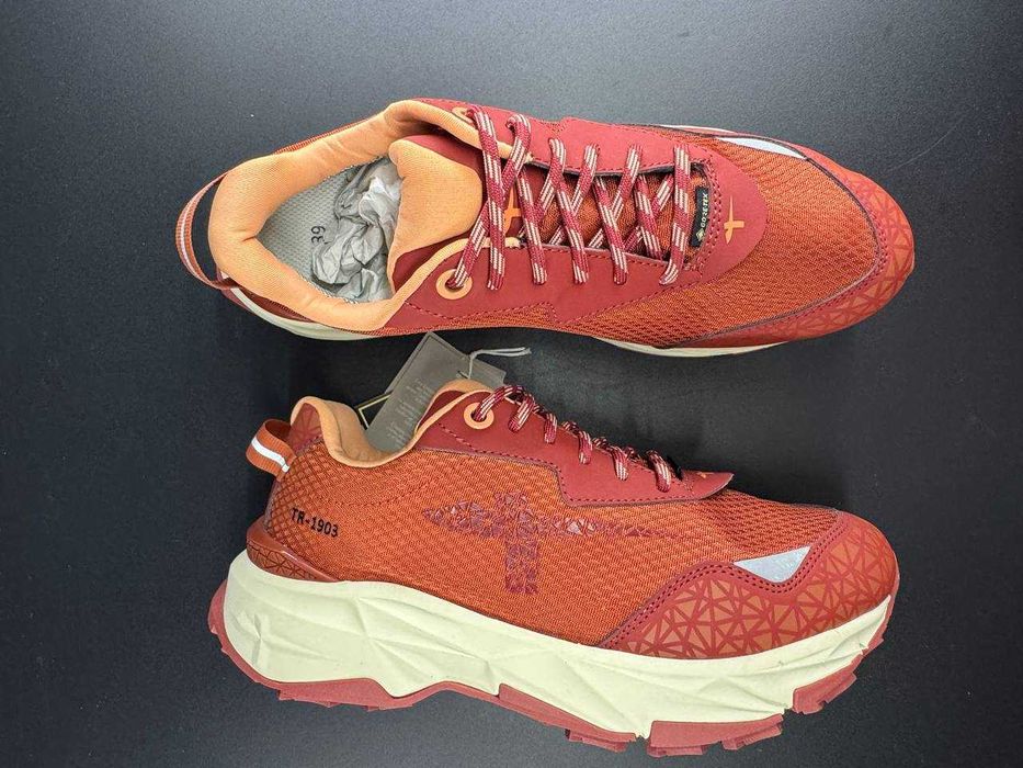 Кросівки жіночі Tamaris Gore-Tex (39) !