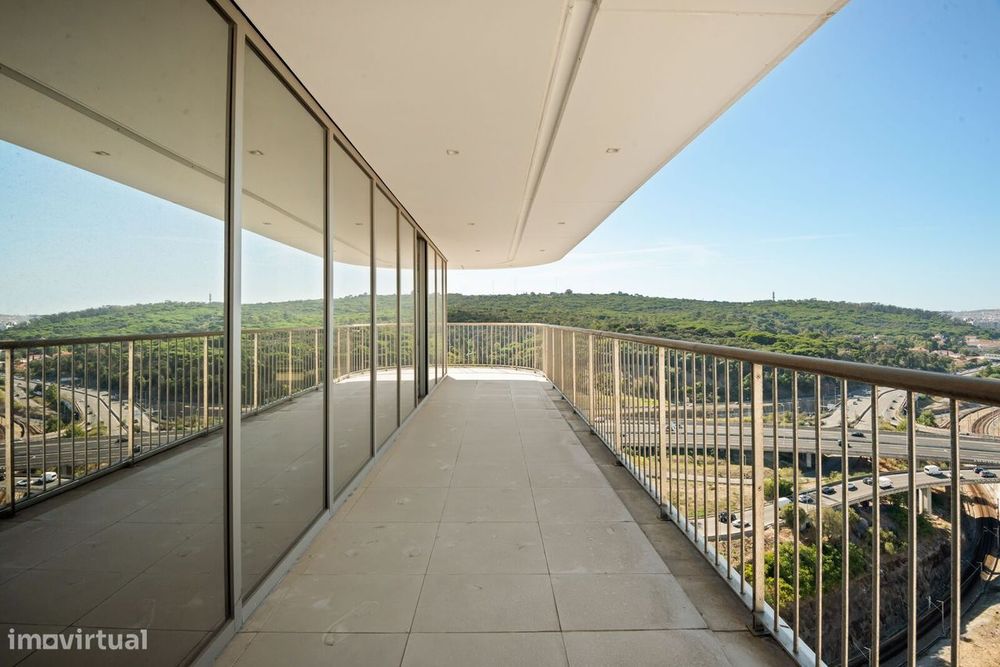 Apartamento T4 + 1 com piscina, Nova Campolide, Lisboa