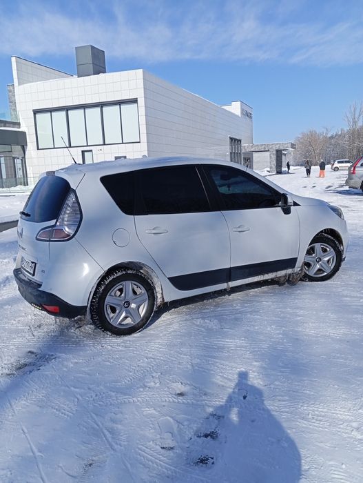 ТЕРМІНОВО. Продам Рено Сценік економний дизель.