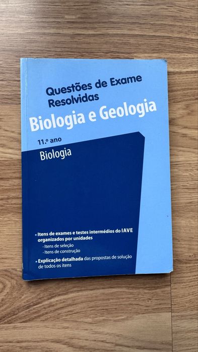 4 livros de preparacão Exame Nacional Biologia e Geologia