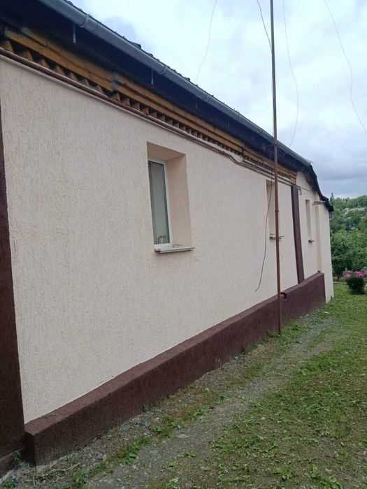 Повністю готовий до проживання будинок в центральній частині міста!