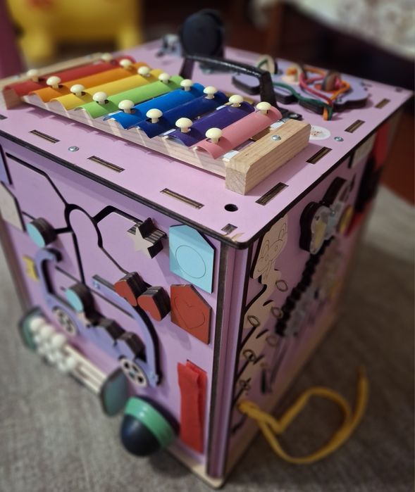 Бізікуб музичний в гарному стані