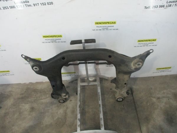 Charriot frente VOLKSWAGEN Passat (3B3)