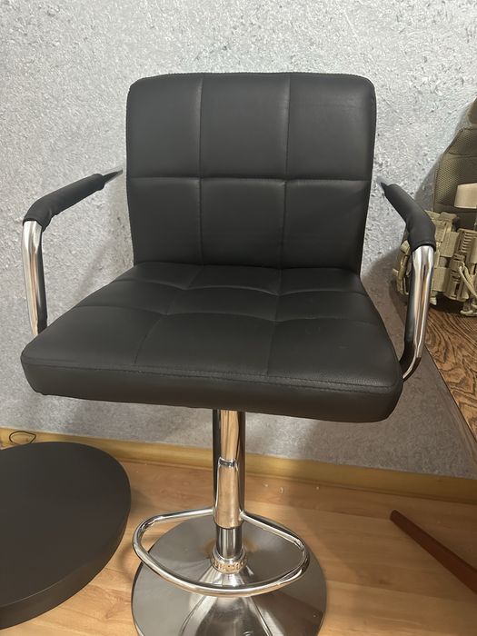 Барний стілець зі спинкою Bonro B-026 чорний