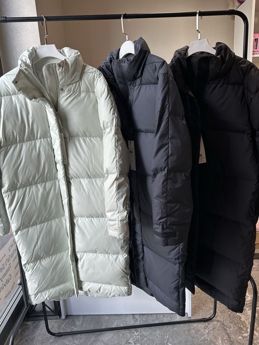 В наявності пуховики calvin klein