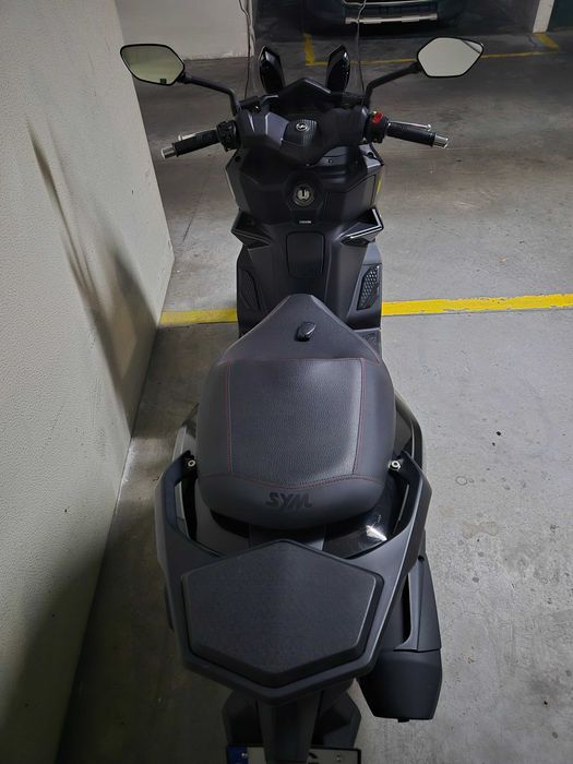 Vendo maxi-scooter SYM Joyride 300 ABS, com apenas 1.076 km