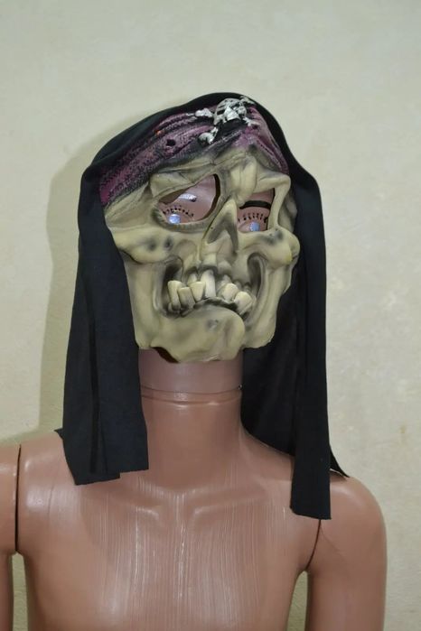 Продам классную, страшную маску для хеллоуина