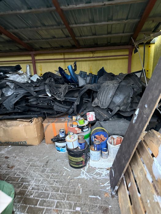 Oddam za darmo części złom plastiki opony drewno