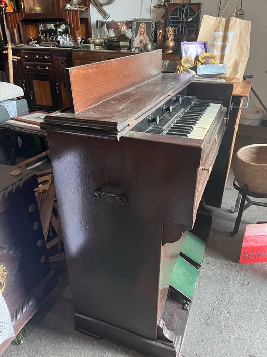 Piano vintage marca  Alemã com muito anos