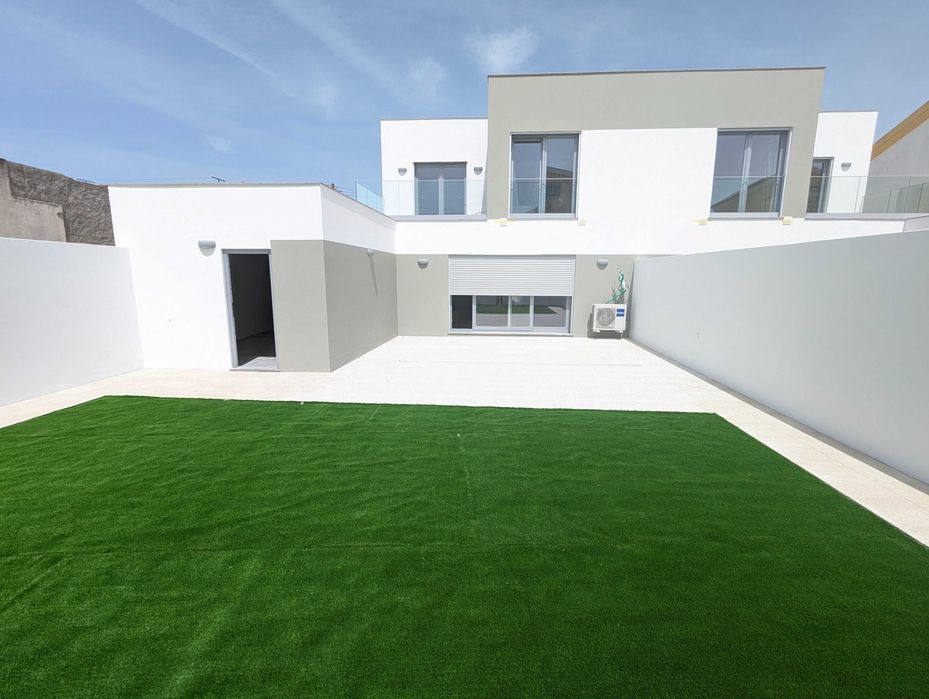 MORADIA em Alto Veríssimo, Peniche