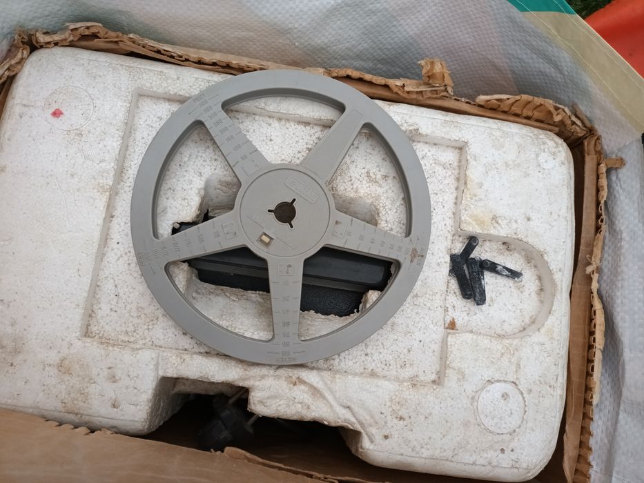 Projetor de filmes Eumig super 8