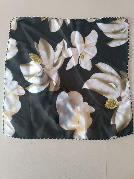 Стильные женские аксессуары: сет из 4-х платков с арт-принтами