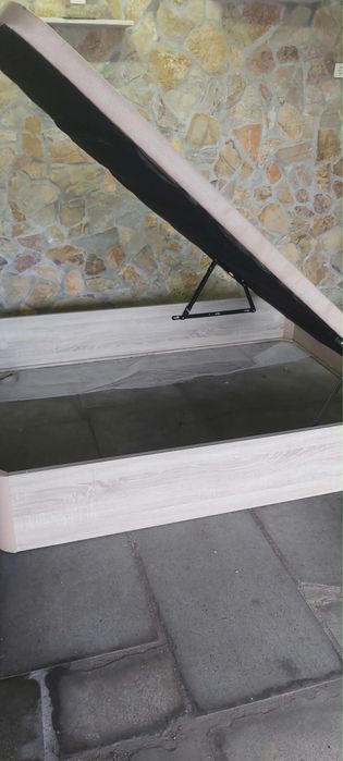 Cama bau e mesa em madeira maciça