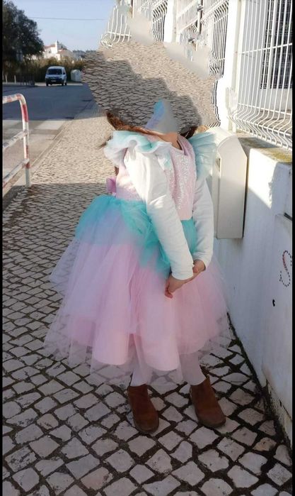 Fato de unicórnio
