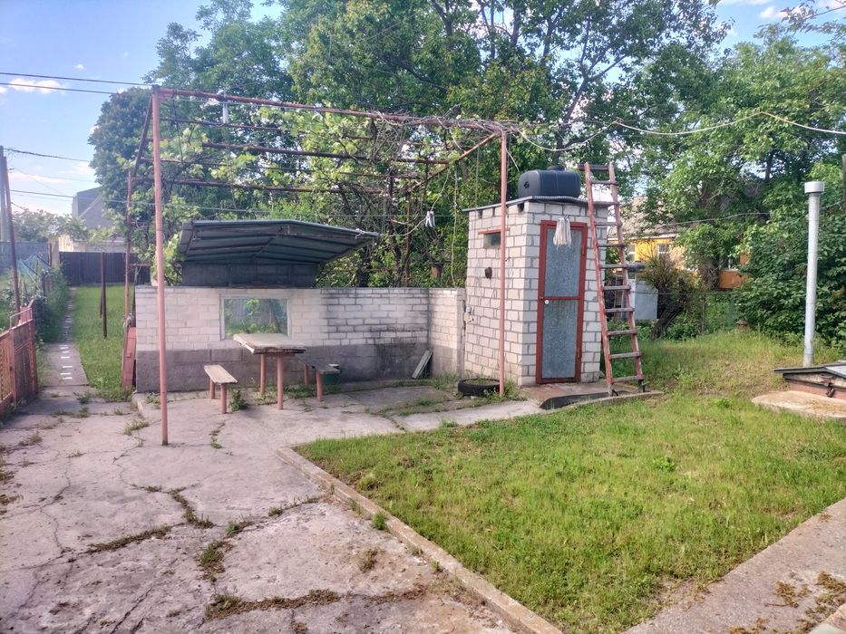 Продаж будинку в Крюкові