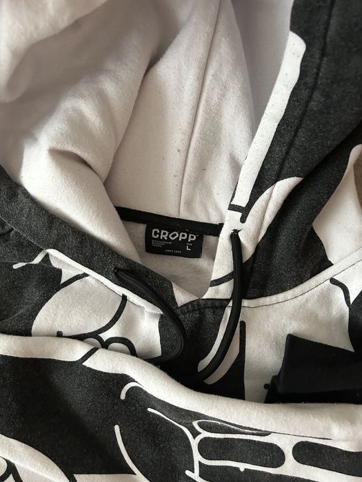 Młodzieżowe bluzy oraz spodnie