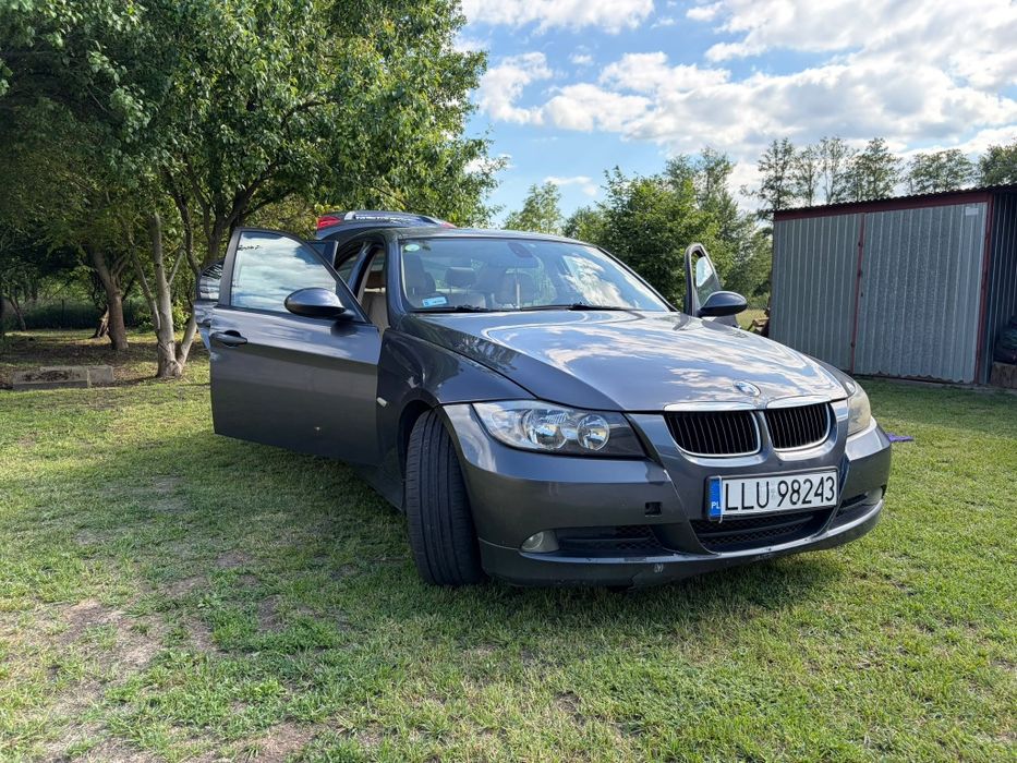 BMW e90 serie 320i benzyna