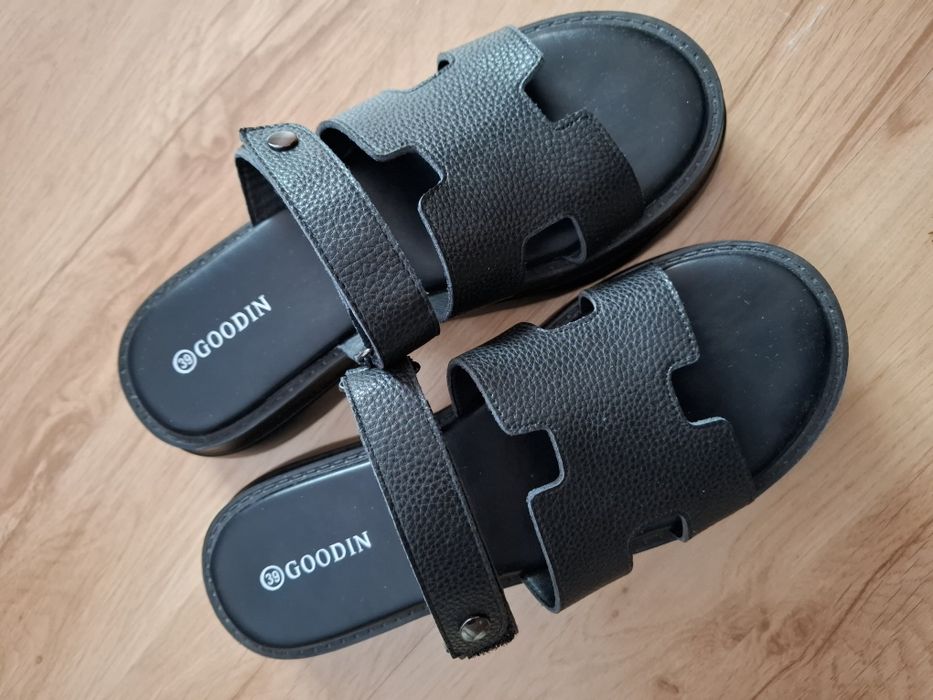 Klapki skórzane czarne