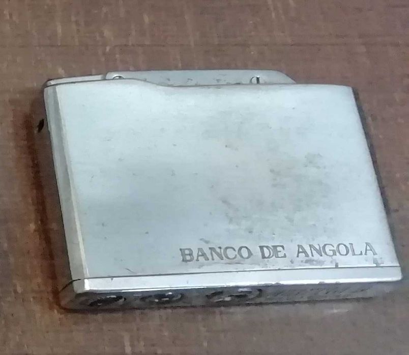 Banco de Angola e Comp Seguros União-Grandes Isqueiros publicitários