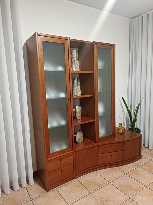 Móvel de sala com arrumação