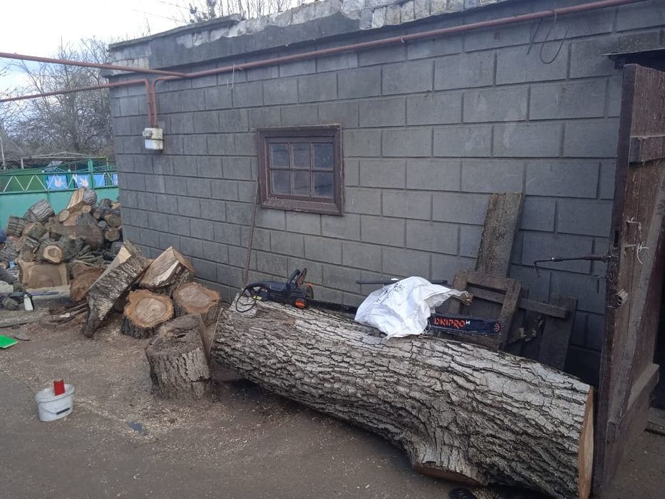 Слеби Доску Горіха  розпустимо під замовлення, маємо в наявності понад 10 кубів кругляка Волоського горіха