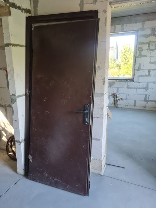 Продам вхідні двері