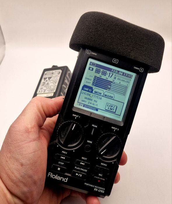 Profesjonalny Rejestrator Roland R-26 – Zestaw Ready-to-Work