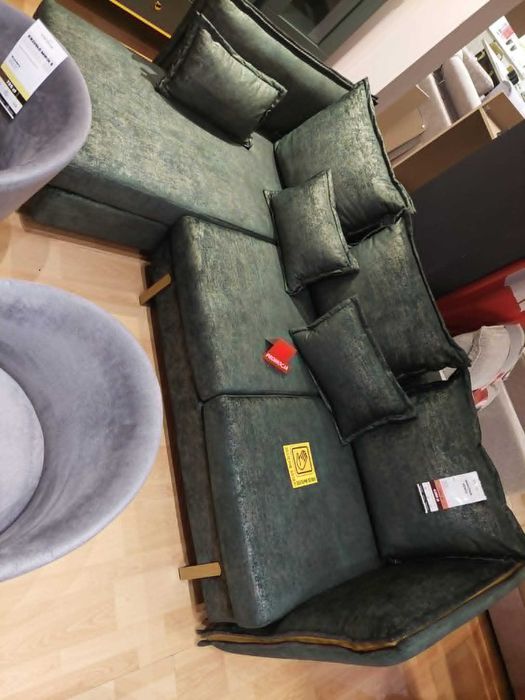 Elegancki narożnik z pierzem gęsim w poduszkach z dużą funkcja spania