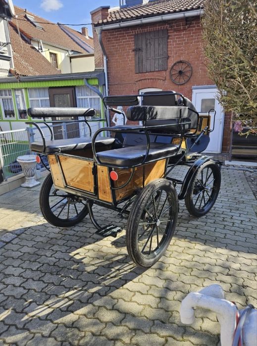 Nowa bryczka wagonetka