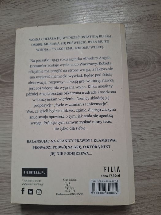 Książka "Agentka wroga" Anny Rybakiewicz