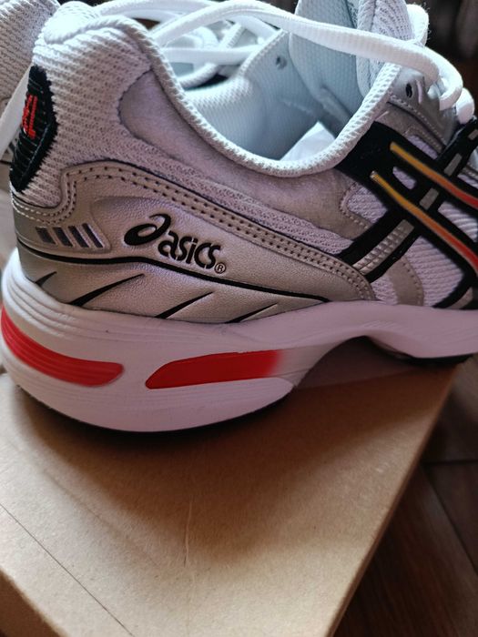 Кросівки "Asics"