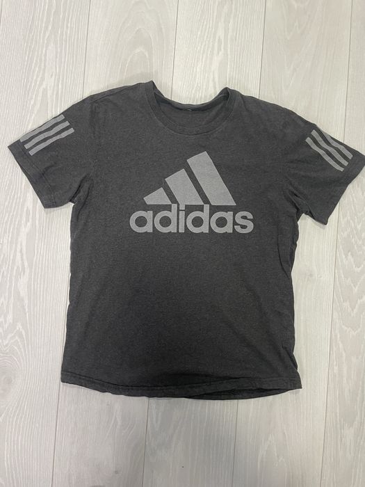 Кофта adidas.