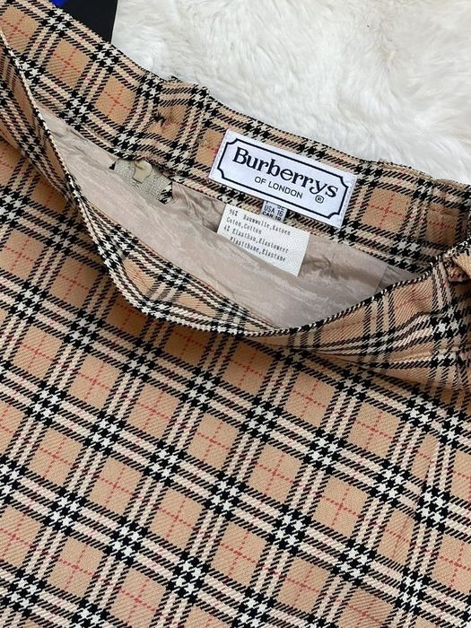 Продам спідницю в клітинку Burberry nova check