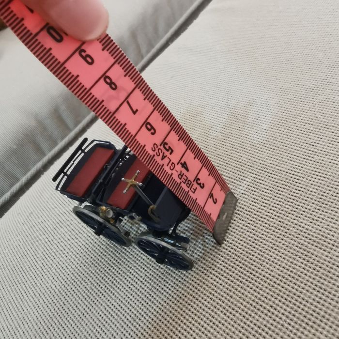 Miniatura de charete Mercedes