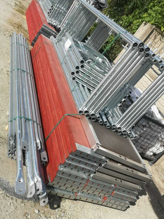 Elewacyjne nowe kompletne rusztowanie stalowe Plettac wysokość 10,4 m x 15 m długie = 155m2