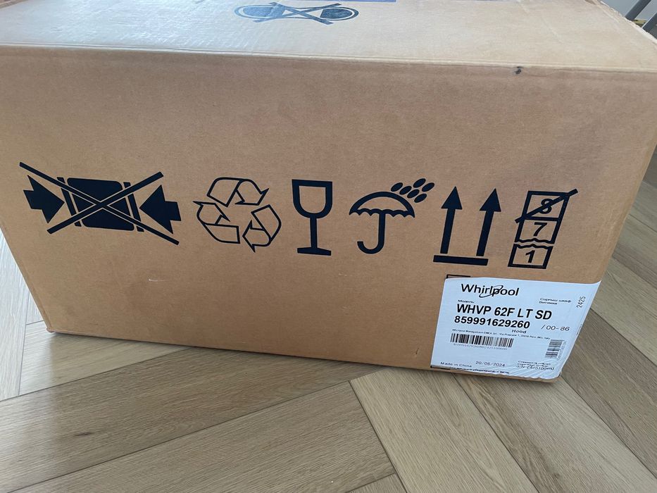 Nowy okap Whirlpool WHVP 62FLT SD - kominowy, LED, 60 cm