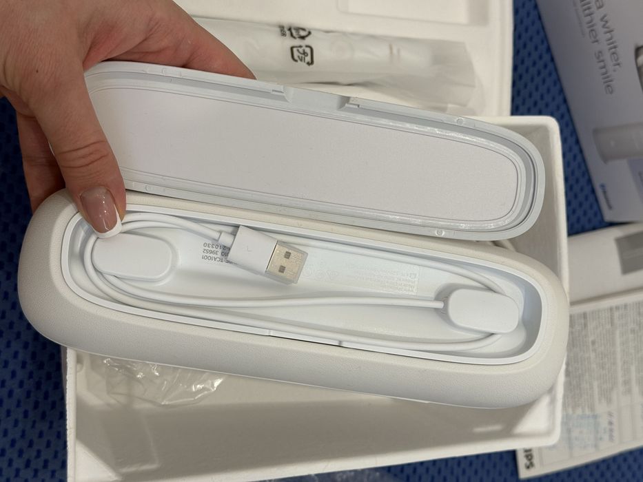 Зубна щітка електрична Philips Sonicare 9000