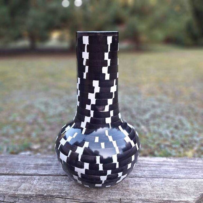 Wazon ceramiczny czarno biały wzór geometryczny