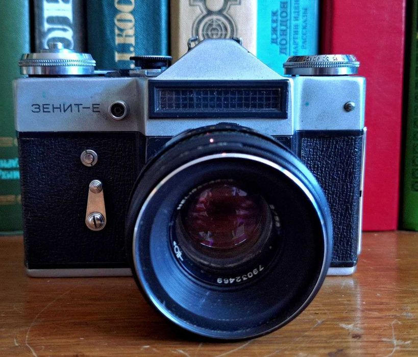 Фотоапарат "ЗЕНИТ-Е"